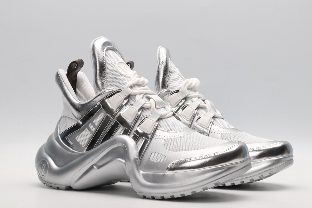 L*V SNEAKER